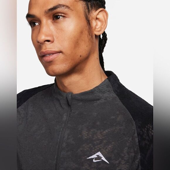 Nike Trail 1/4 Zip Running Black Pullover - Picture 3 of 13
